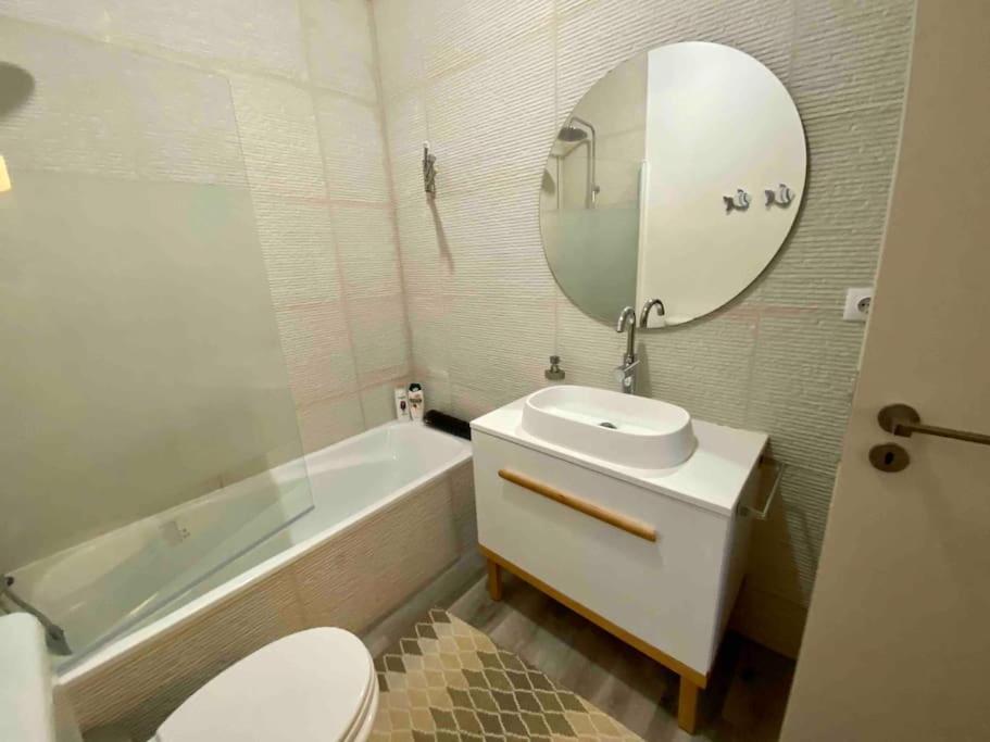 Rocha'S Apartment Remodelado! Na Praia Com Terraco Vila Nova de Gaia Luaran gambar
